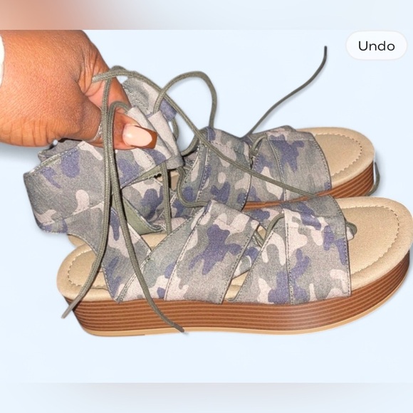 CATO CAMO SANDlALS 7.5 - Picture 1 of 3